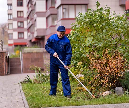 Уборка территории в Серове и  Свердловской области